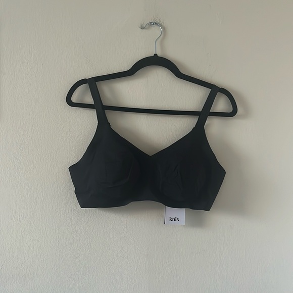 knix Other - NWT Knix Black V Seamless Bra